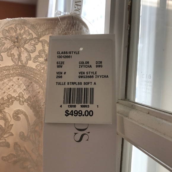 Beautiful Summer Wedding Dress! Size 16W. - Picture 13 of 13